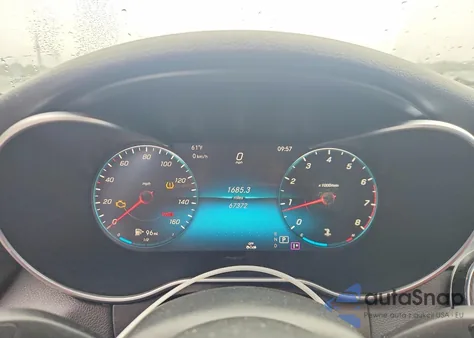 2019 Mercedes-Benz C 300 z USA, uszkodzony, nr VIN 55SWF8DB0KU307402